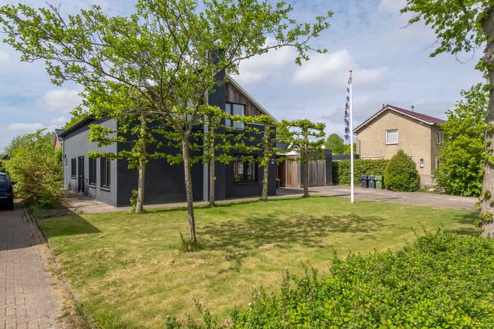 Photo 11 of Irenestraat 32