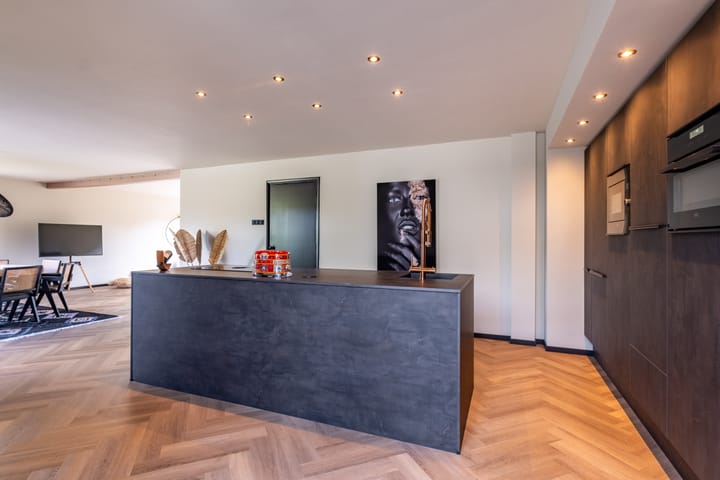 Photo 36 of Irenestraat 32