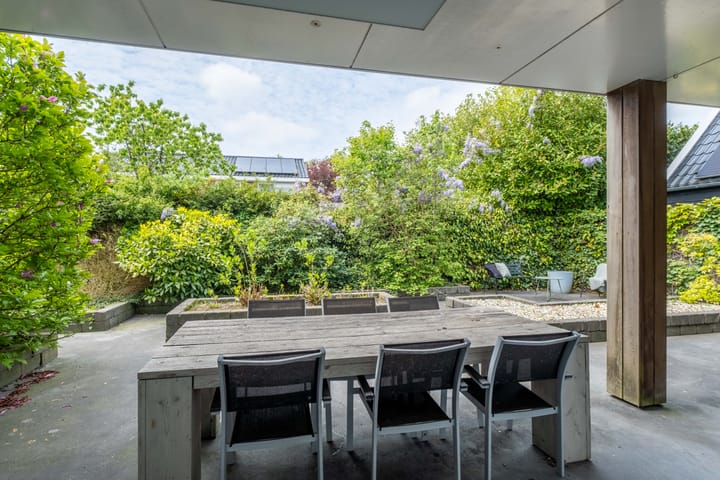 Photo 79 of Irenestraat 32