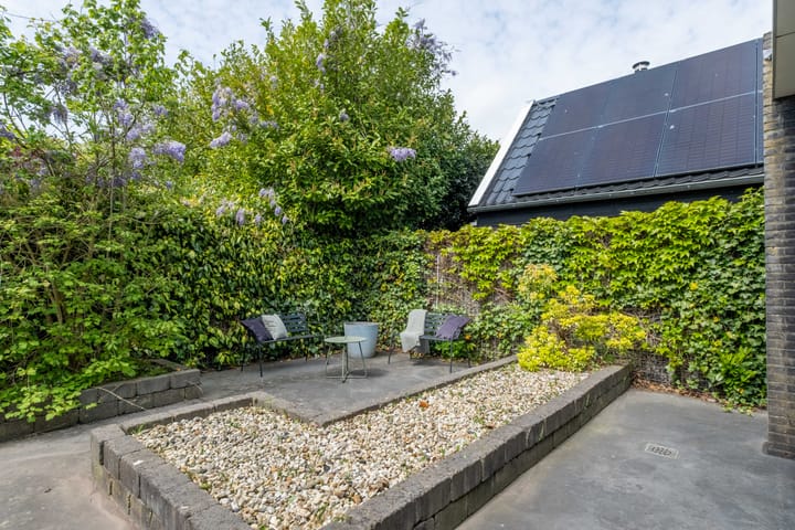 Photo 83 of Irenestraat 32