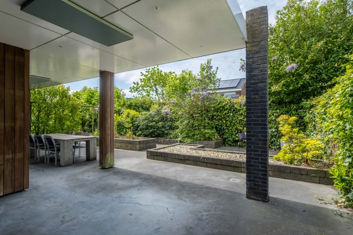 Photo 84 of Irenestraat 32