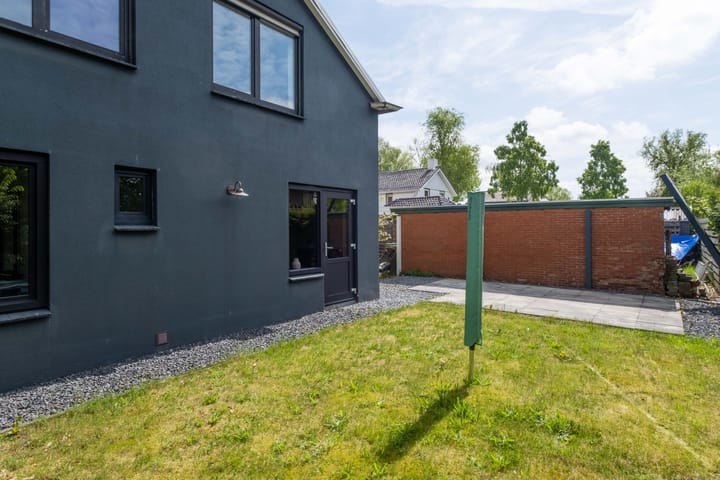 Photo 97 of Irenestraat 32