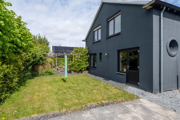 Photo 98 of Irenestraat 32