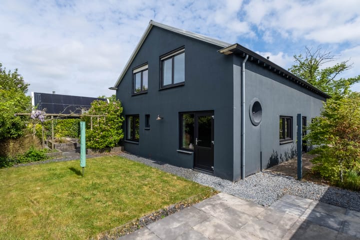 Photo 99 of Irenestraat 32