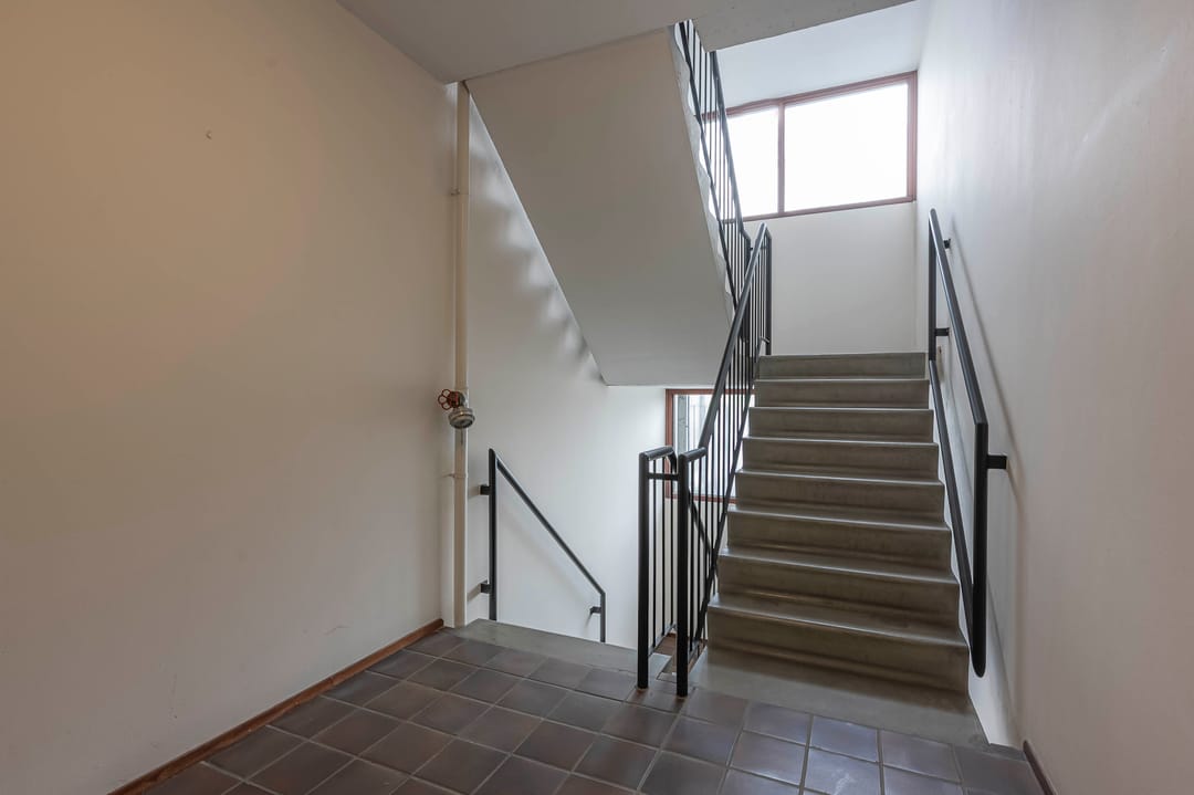 Photo 17 of Passage 32