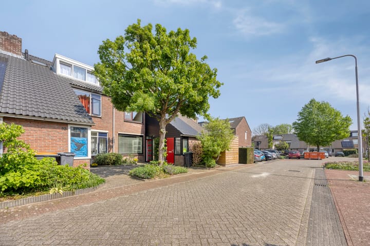 Photo 39 of Hermaat 85