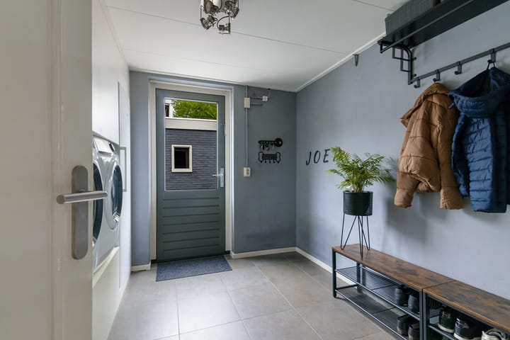 Photo 8 of Leliestraat 46