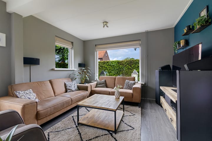 Photo 10 of Leliestraat 46