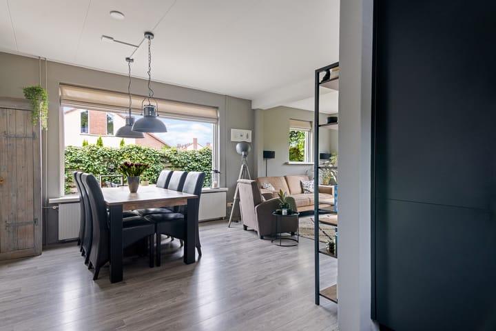 Photo 13 of Leliestraat 46