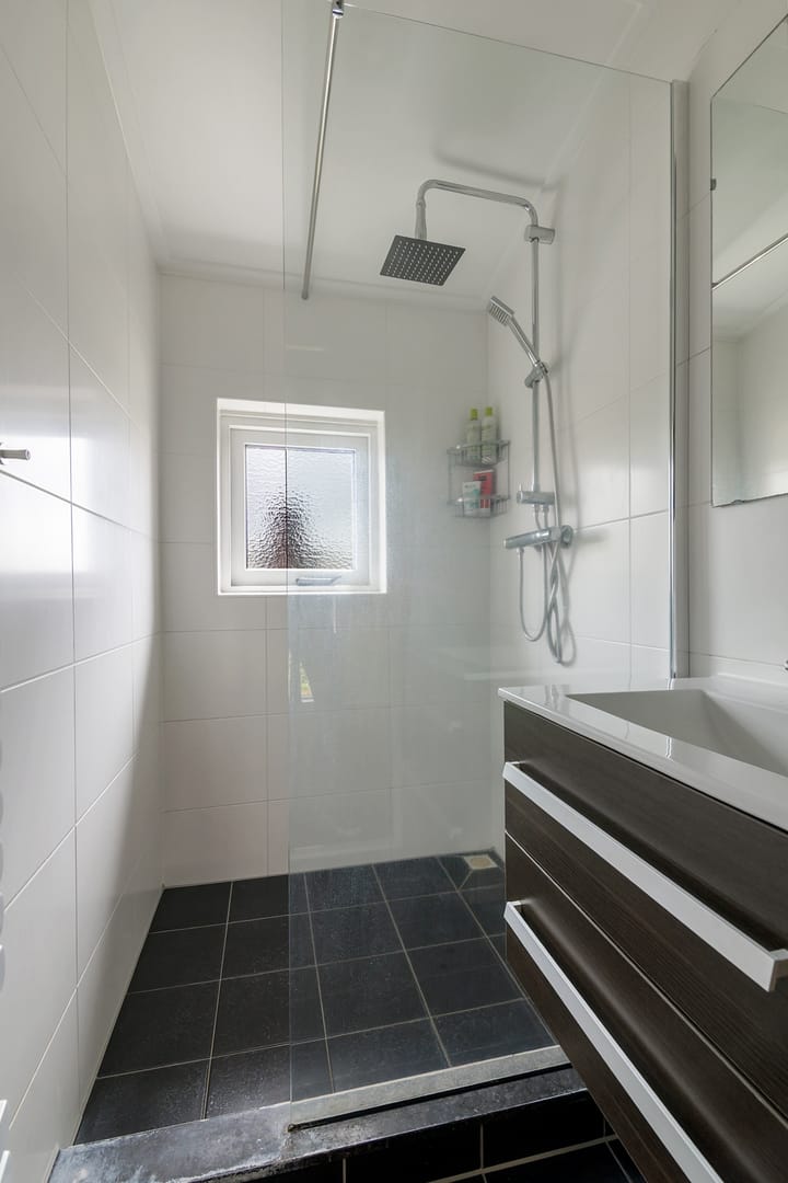 Photo 27 of Leliestraat 46