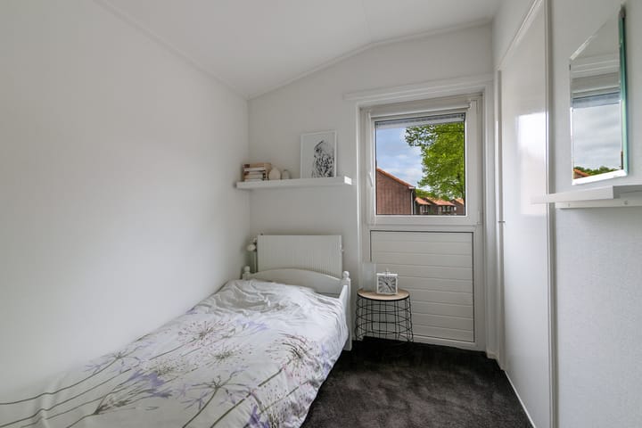 Photo 28 of Leliestraat 46