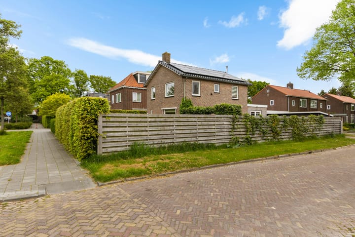 Photo 39 of Leliestraat 46