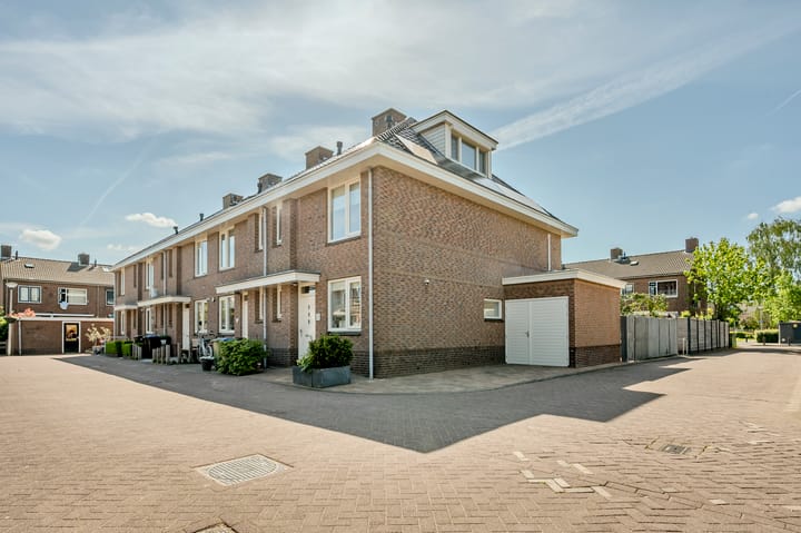 Photo 1 of Prinses Amaliastraat 2