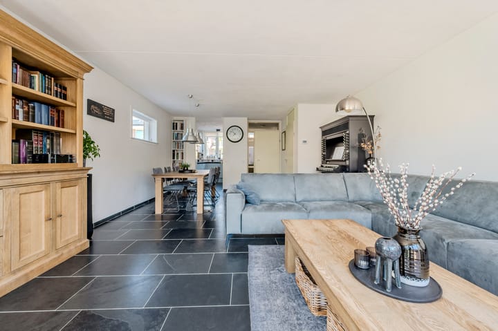 Photo 14 of Prinses Amaliastraat 2