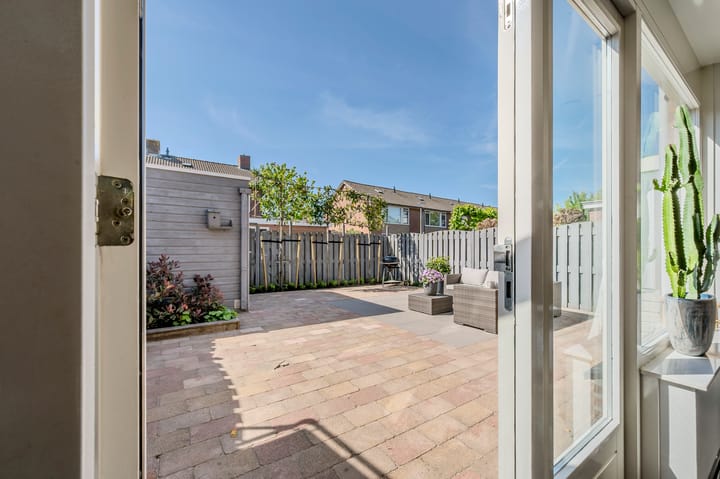 Photo 16 of Prinses Amaliastraat 2