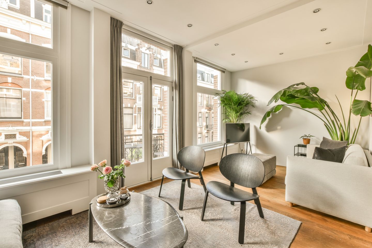 Foto 1 van Van Eeghenstraat 20-1