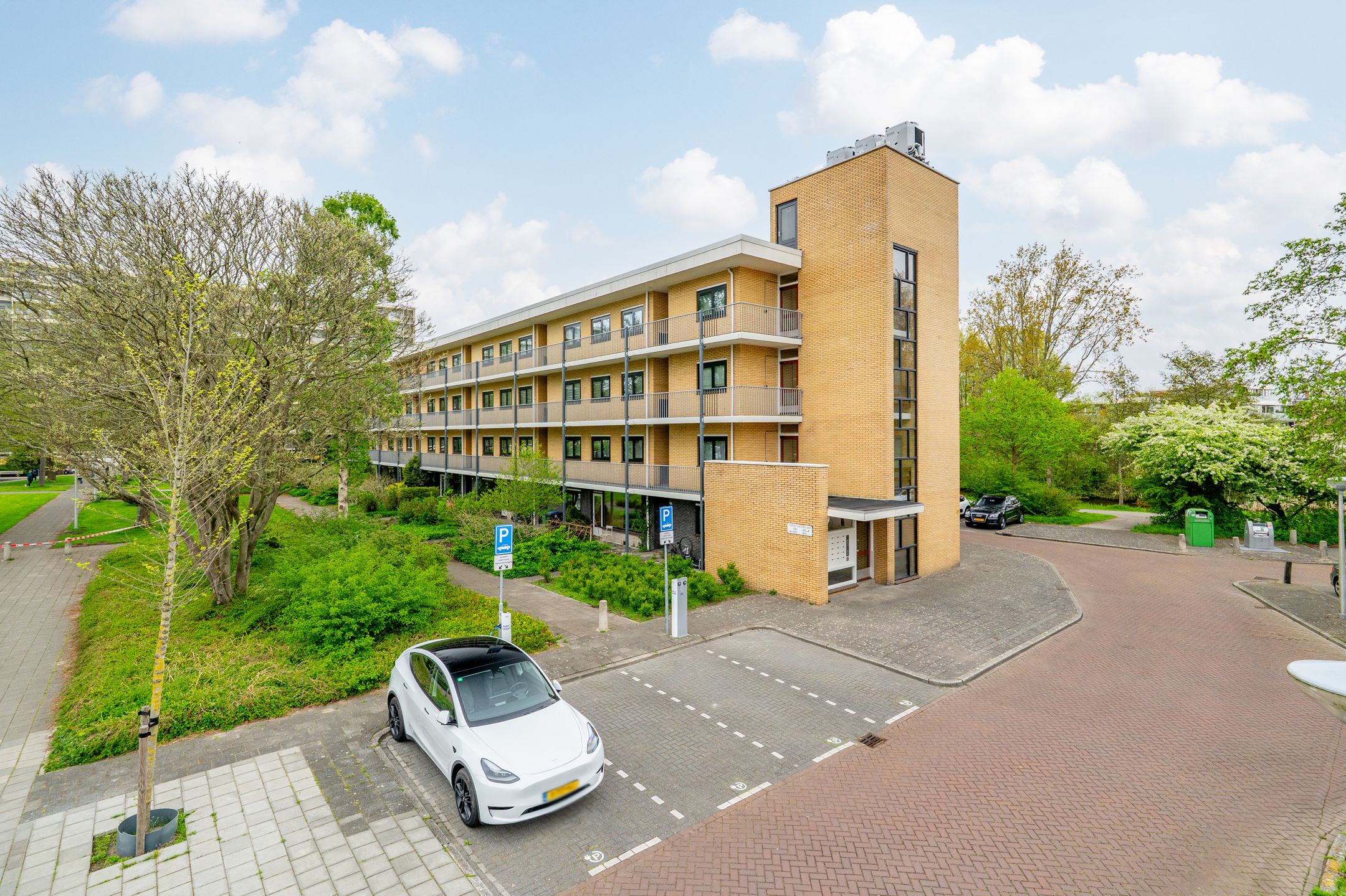 Photo 27 of Camera Obscuralaan 398