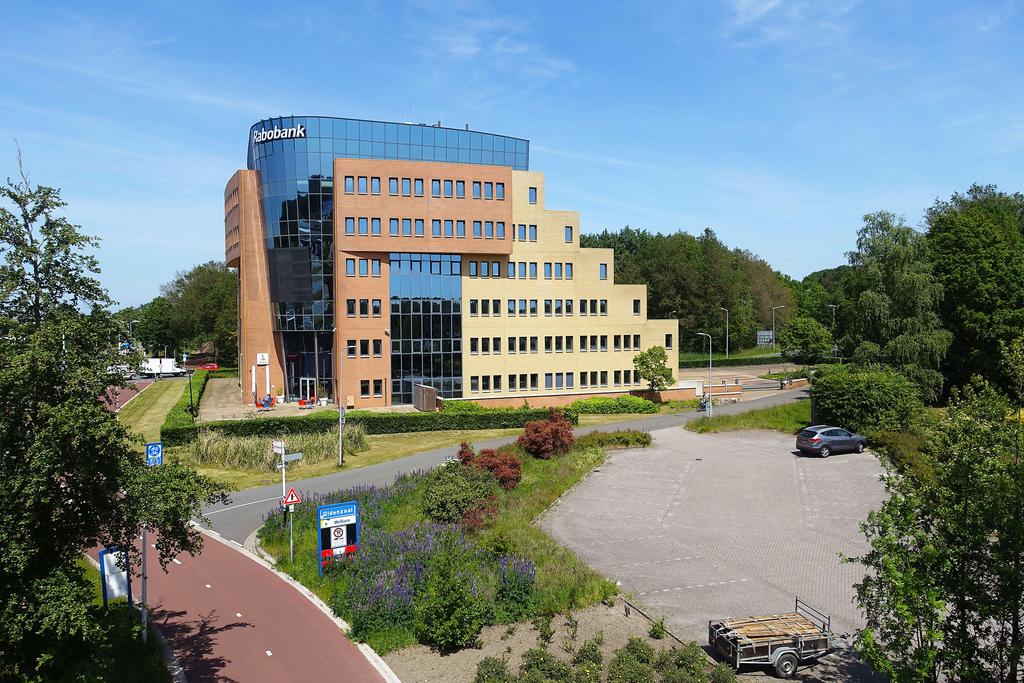 View photo 2 of Lossersestraat 2