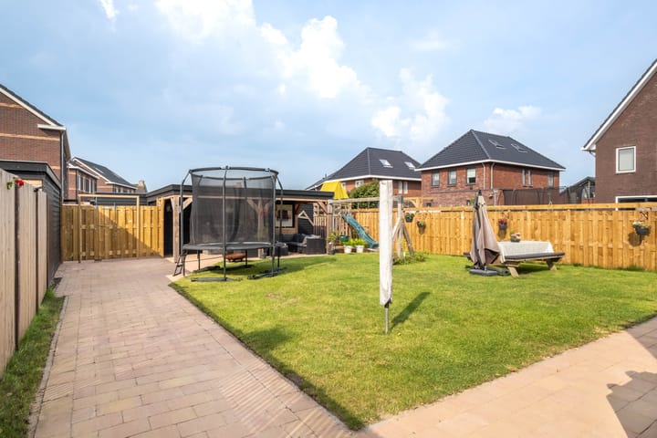 Photo 38 of Pier Thomasstrjitte 13