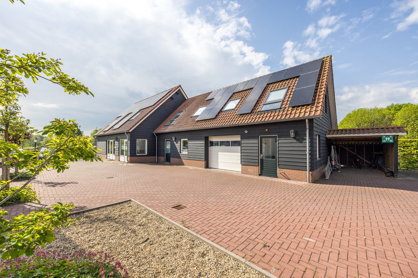 View photo 1 of Voorveste 17-19