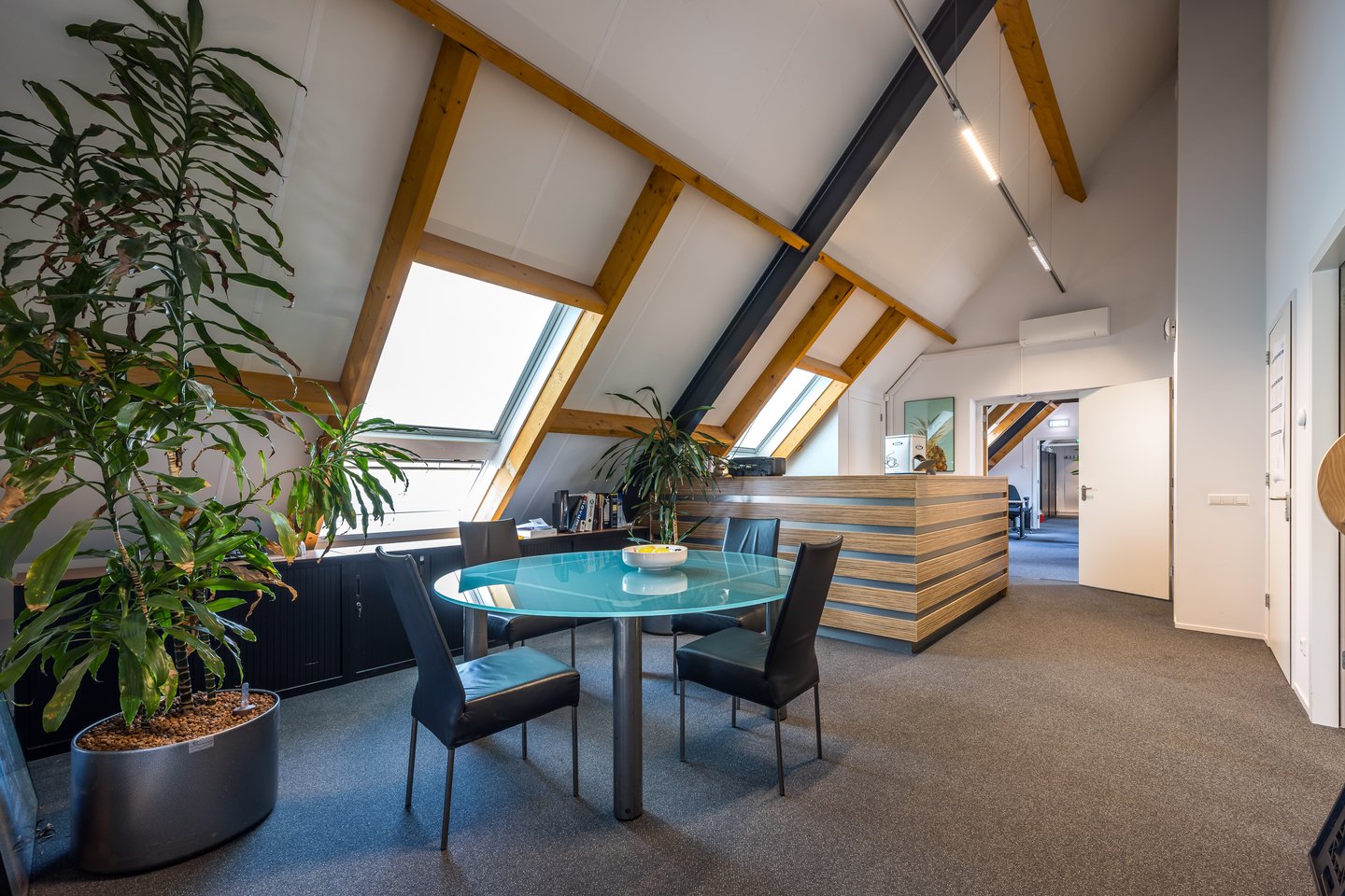 View photo 5 of Voorveste 17-19