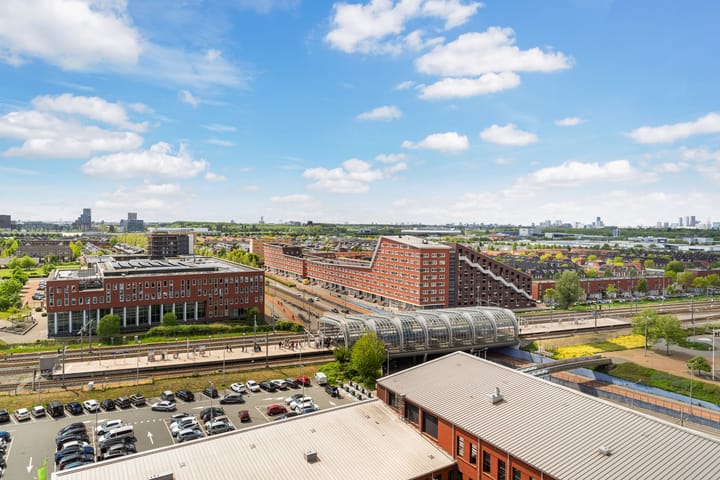 Photo 33 of Simon Carmiggelthof 198