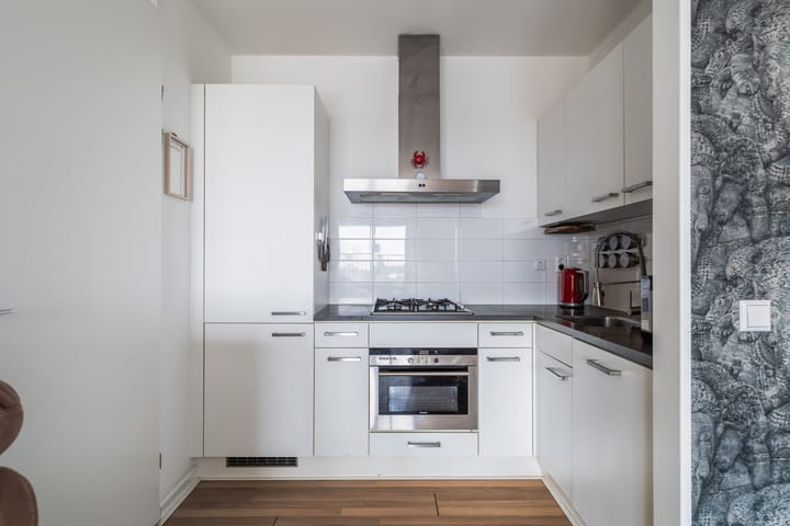 Photo 20 of Simon Carmiggelthof 198