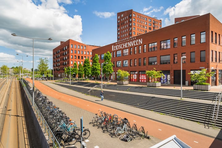 Photo 36 of Simon Carmiggelthof 198