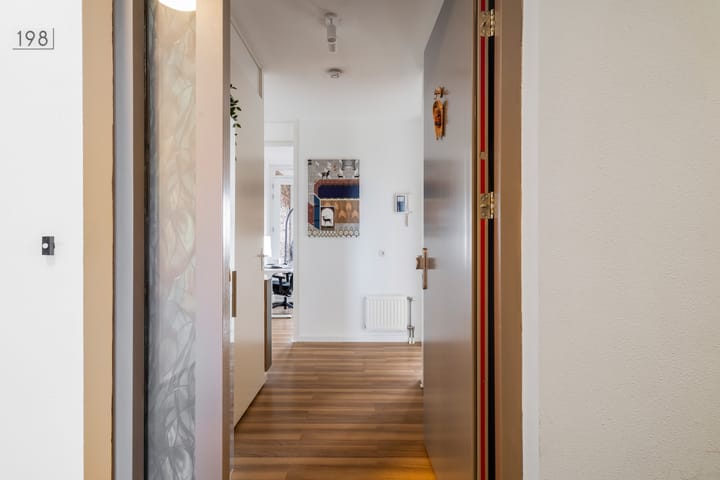 Photo 6 of Simon Carmiggelthof 198