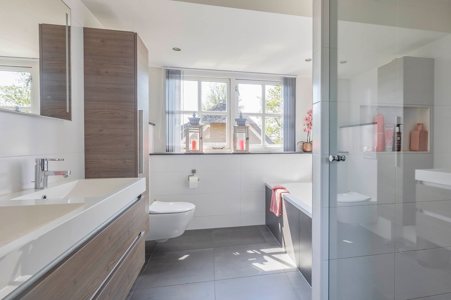 Foto 44 van Lopikerweg 1-B