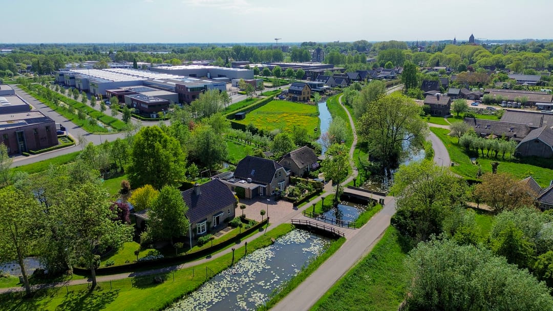 Foto 62 van Lopikerweg 1-B