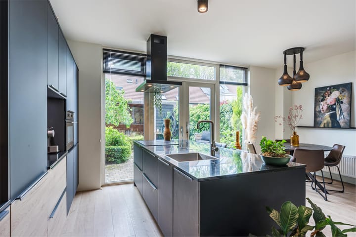 Foto 10 van Dr. J. Presserstraat 74