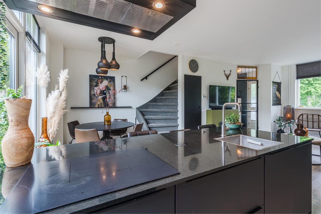 Photo 11 of Dr. J. Presserstraat 74