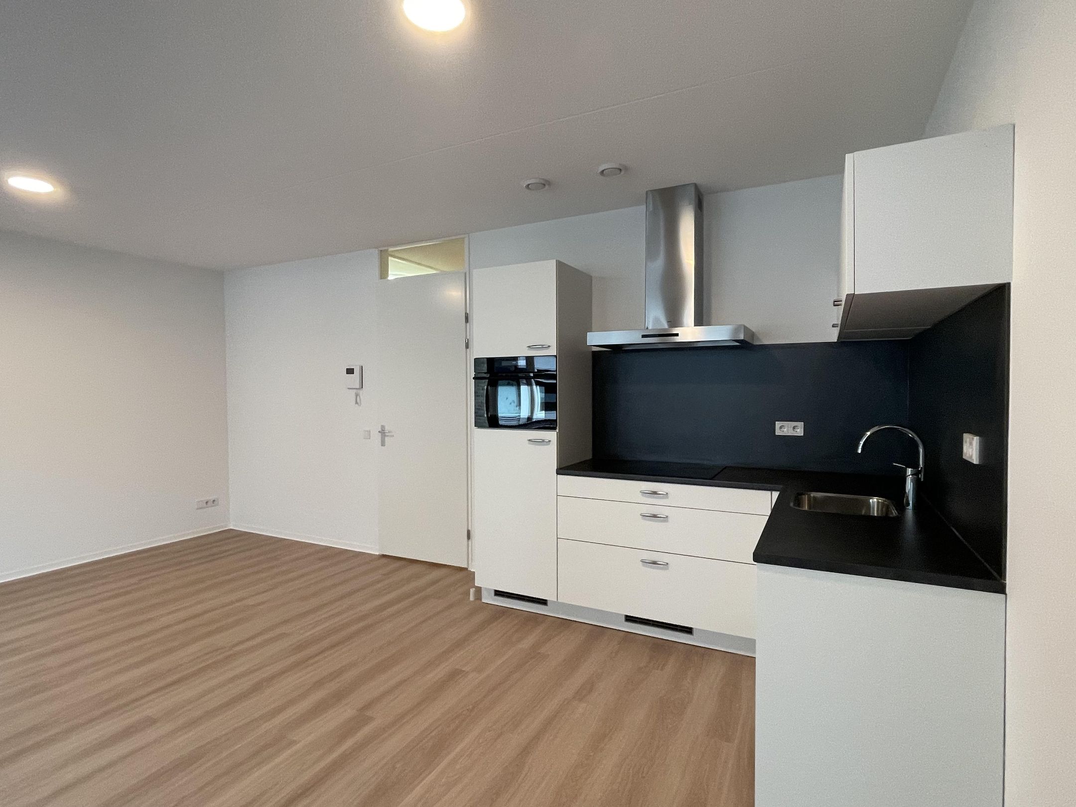 Foto 9 van Neuweg 9-E