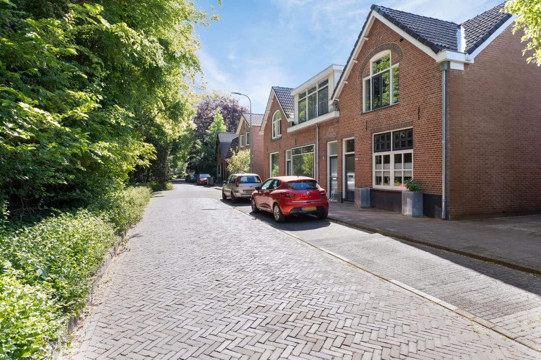 Photo 2 of Oostburgweg 82