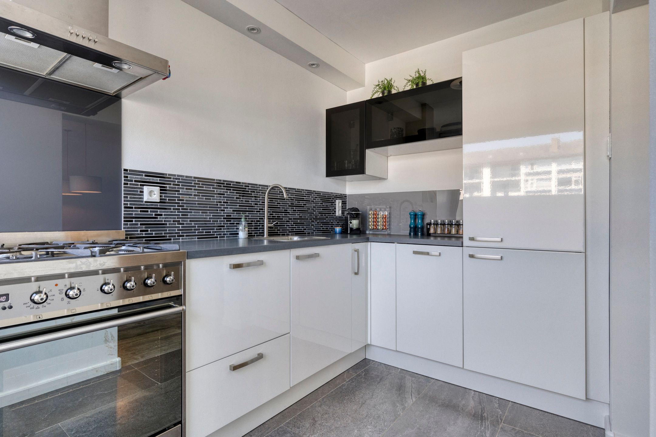 Photo 3 of Paul Scholtenweg 38