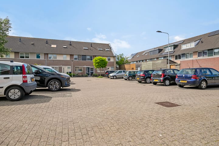 Photo 34 of Glenn Millerstraat 7