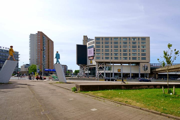 Foto 19 van Zuidplein 562