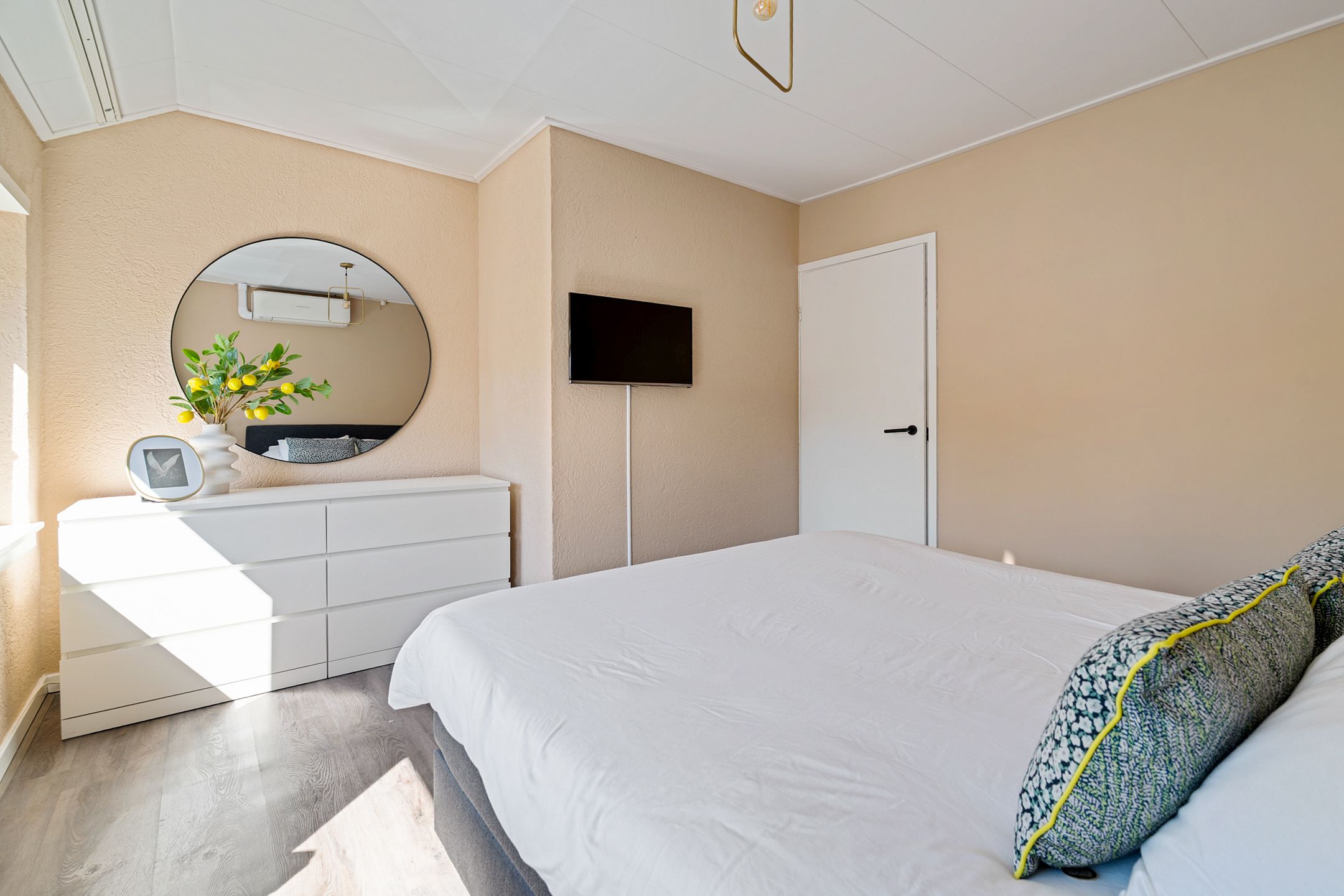 Photo 21 of Resedastraat 23