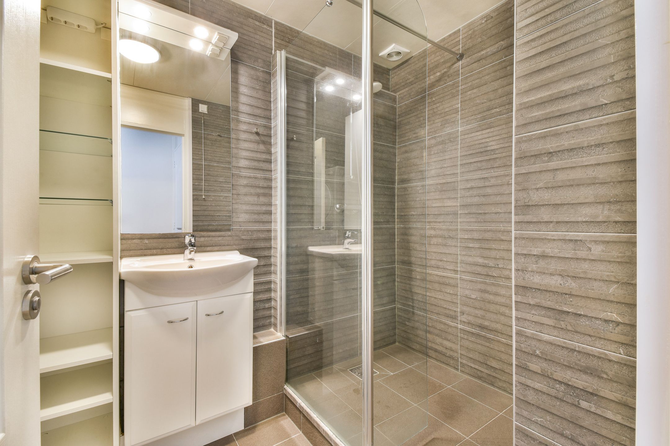 Photo 18 of Laan van Ouderzorg 219