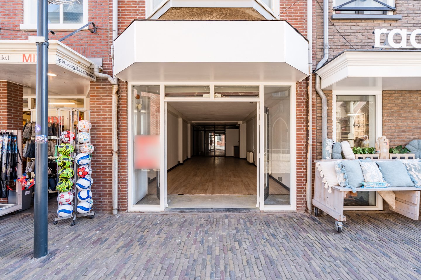 View photo 3 of Voorstraat 97-A