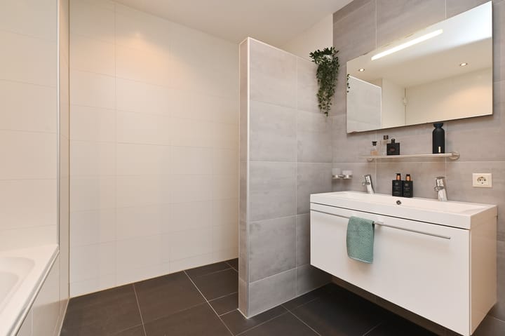 Foto 42 van Schiphollaan 33