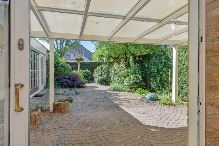 Foto 9 van Van der Duyn van Maasdamstraat 42