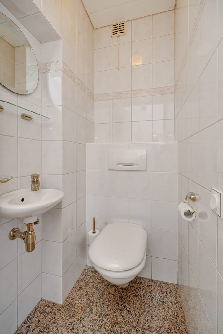 Foto 19 van Van der Duyn van Maasdamstraat 42