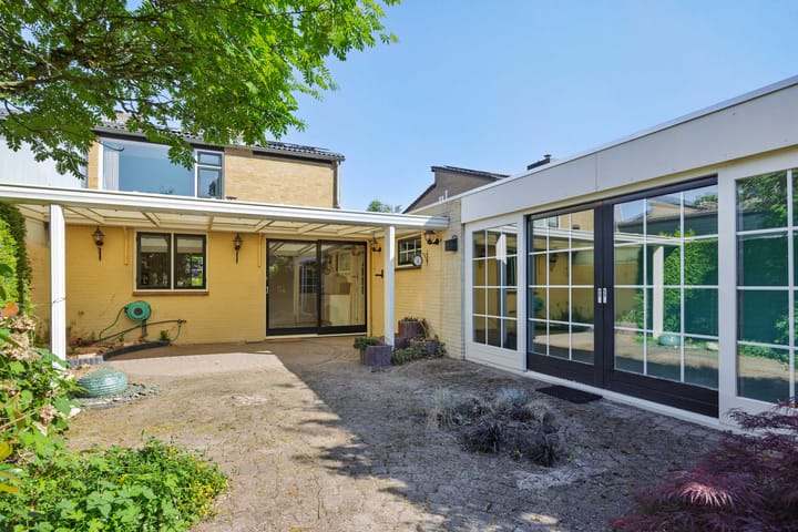 Foto 34 van Van der Duyn van Maasdamstraat 42