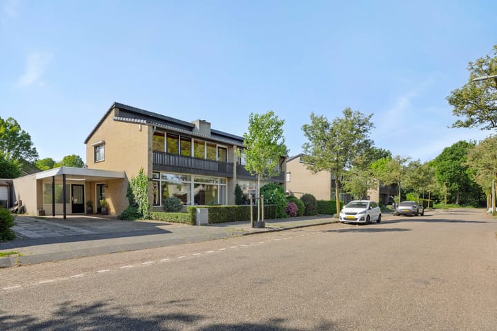 Foto 39 van Van der Duyn van Maasdamstraat 42