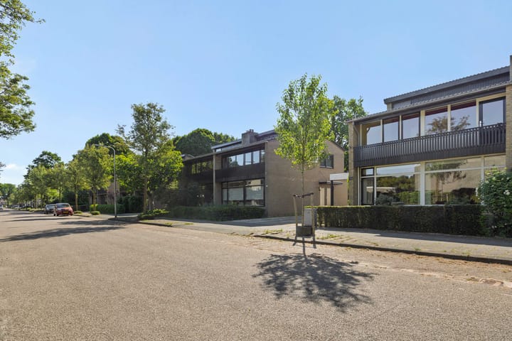 Foto 42 van Van der Duyn van Maasdamstraat 42