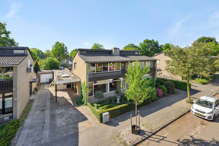 Foto 46 van Van der Duyn van Maasdamstraat 42