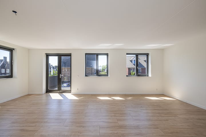 Photo 14 of Meeroever 67