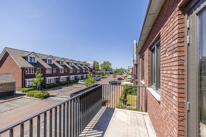 Photo 19 of Meeroever 67